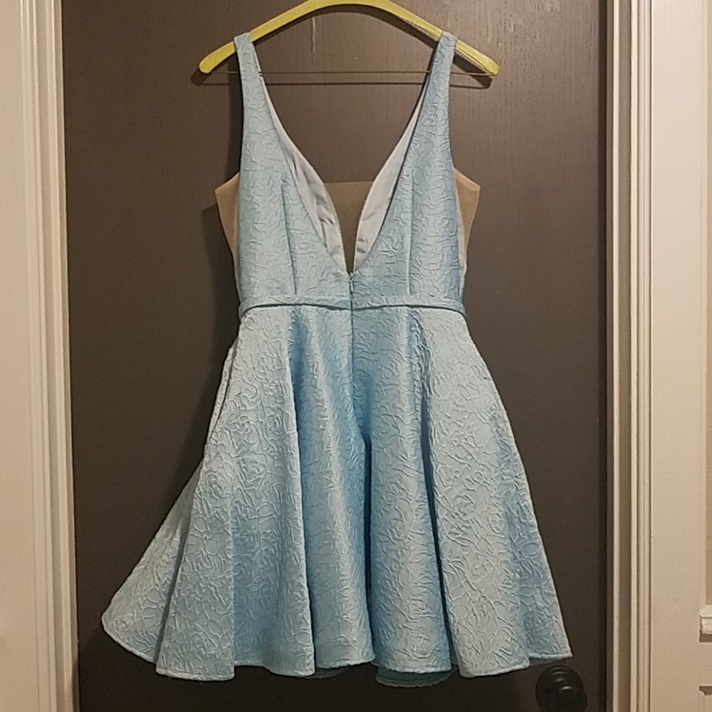 Dress - Picture 3 of 3